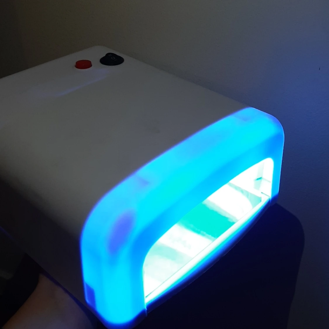 UV LAMPA GELÉNAGLAR