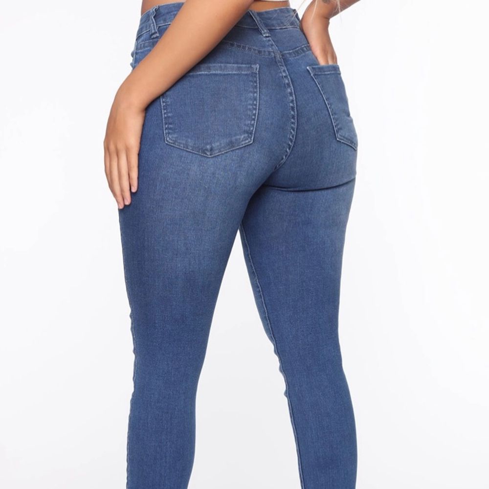 Skinny Jeans från fashion nova, står dock något annat märke på dem❤️ storlek 1 vilket motsvarar en XS/S dem är väldigt stretchiga. Jeans & Byxor.