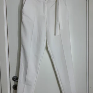Kostymbyxor  - Super snygga kostymbyxor i ett tunnare material. 