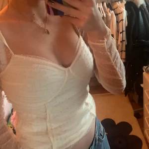 Söt sommar topp - Såå himla söt topp från hm med lapparna kvar, kommer inte till användning och är i storlek S❤️ 