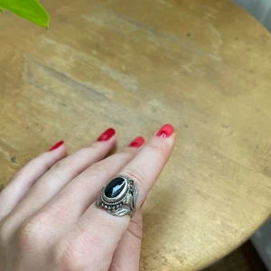 Ring  - En gammal ring som jag inte använder💛 För mer information skriv gärna privat💛💛