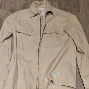 H&M overshirt  - Helt oanvänd då storleken va för stor 