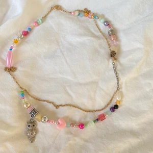 Halsband - Halsband med coola kedjor samt en uggla och en döskalle! Unik design, frakt är inräknat i priset!
