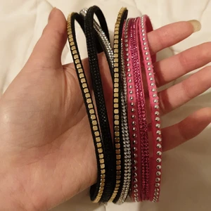 Halsband  - Båda för 50kr fungerar också som armband ❤❤