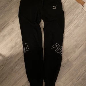 Puma byxor  - Mjuka och sköna byxor från puma 