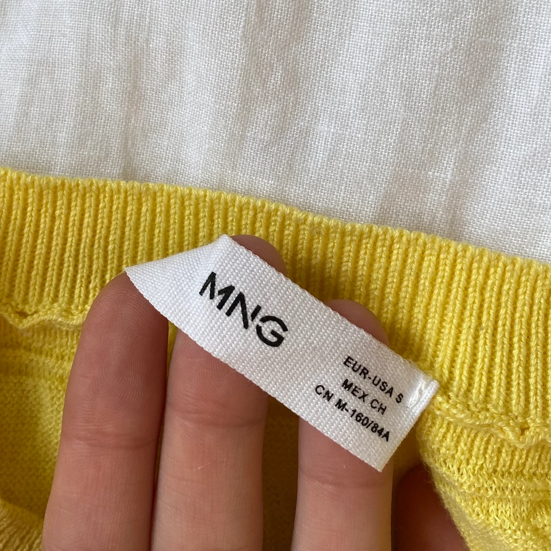 Gul långärmad topp från Mango Strl S - 90