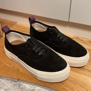 Eytys skor  - Oanvända eytys, var för små och orkade inte skicka tillbaka. Storlek 37 högsta bud just nu 500kr