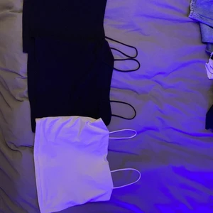 Linnen från ginatricot storlek M - Linnen från ginatricot i storlek M. Köp alla 3 för 120kr+frakt eller 50kr styck+frakt. Det är 2 svarta och 1 vitt  