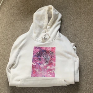 The cool elephant tröja - Säljer denna jätte fina hoodie från the cool elephant då den inte kommer till användning! Köpte den för 600kr och säljer för runt 300kr!