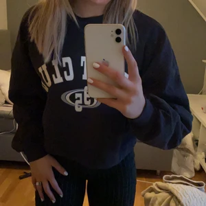 Snygg sweatshirt - Aldrig använd ifrpn gina 