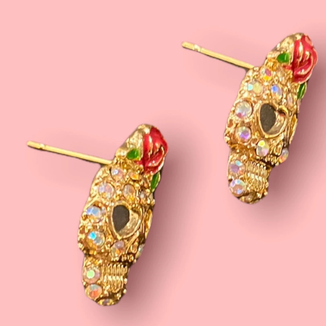 Superfina små skullörhängen 💀💀 - 90