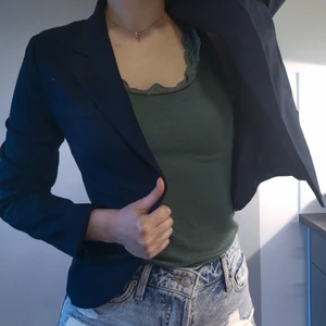 Blazer - Marin blå blazer, bra skick 🥰