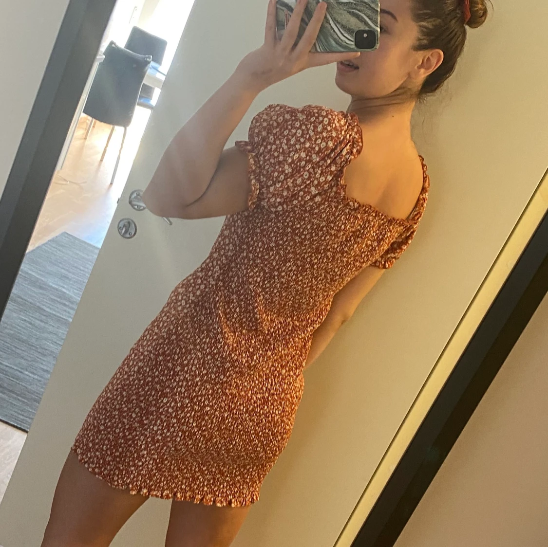 Blommig puffklänning - 90