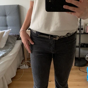 Nit bälte - Bälte ifrån gina, aldrig använt. Strlk xs-s, passar 36-38 ❤️ frakt på 48