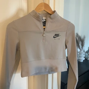 Nike air tröja Stl S - Nike air tröja Stl S. Nyskick. Nypris 699kr