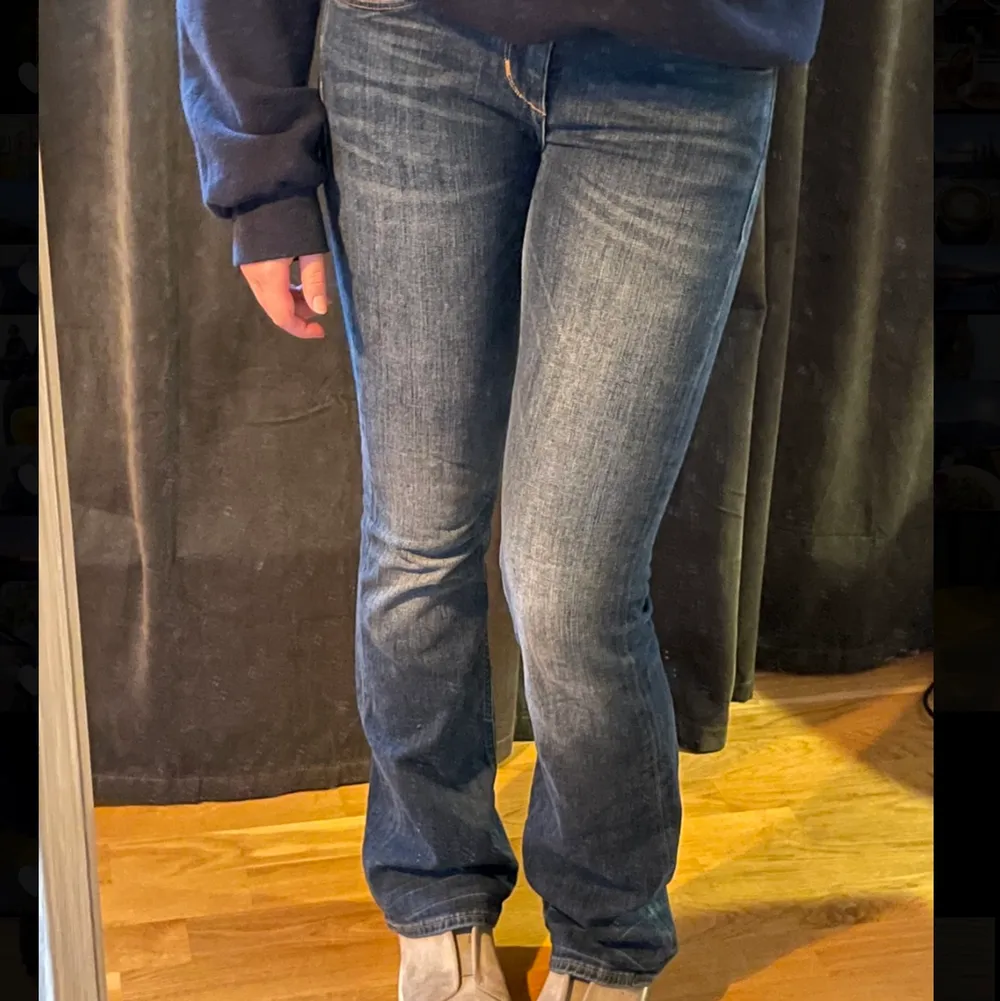 Lågmidjade mörkblå jeans från hm. Jeans & Byxor.