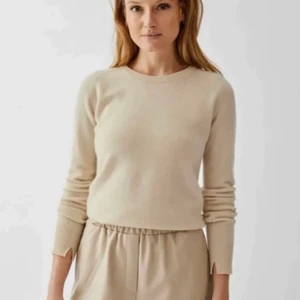 Soft Goat tröja - Så skön kashmirtröja från soft goat!! Är som ny och inte minsta nopprig! Vill helst byta mot en annan tröja, typ Zadig💞 Skickar fler bilder privat 💞