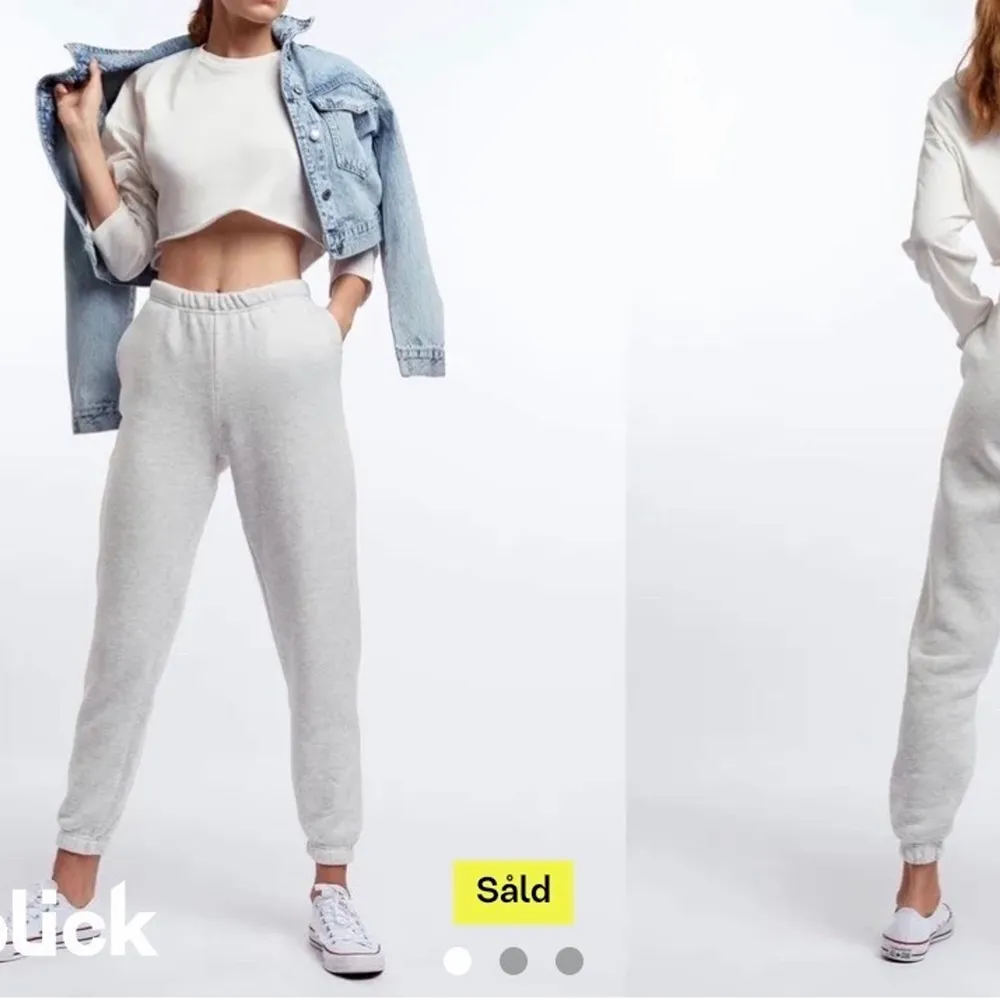 Köpte här på Plick för 160kr säljer för 50kr+frakt (spårbart)🤍 Är i stolek xs och passar mig perfekt i längden (162cm)🤍. Jeans & Byxor.