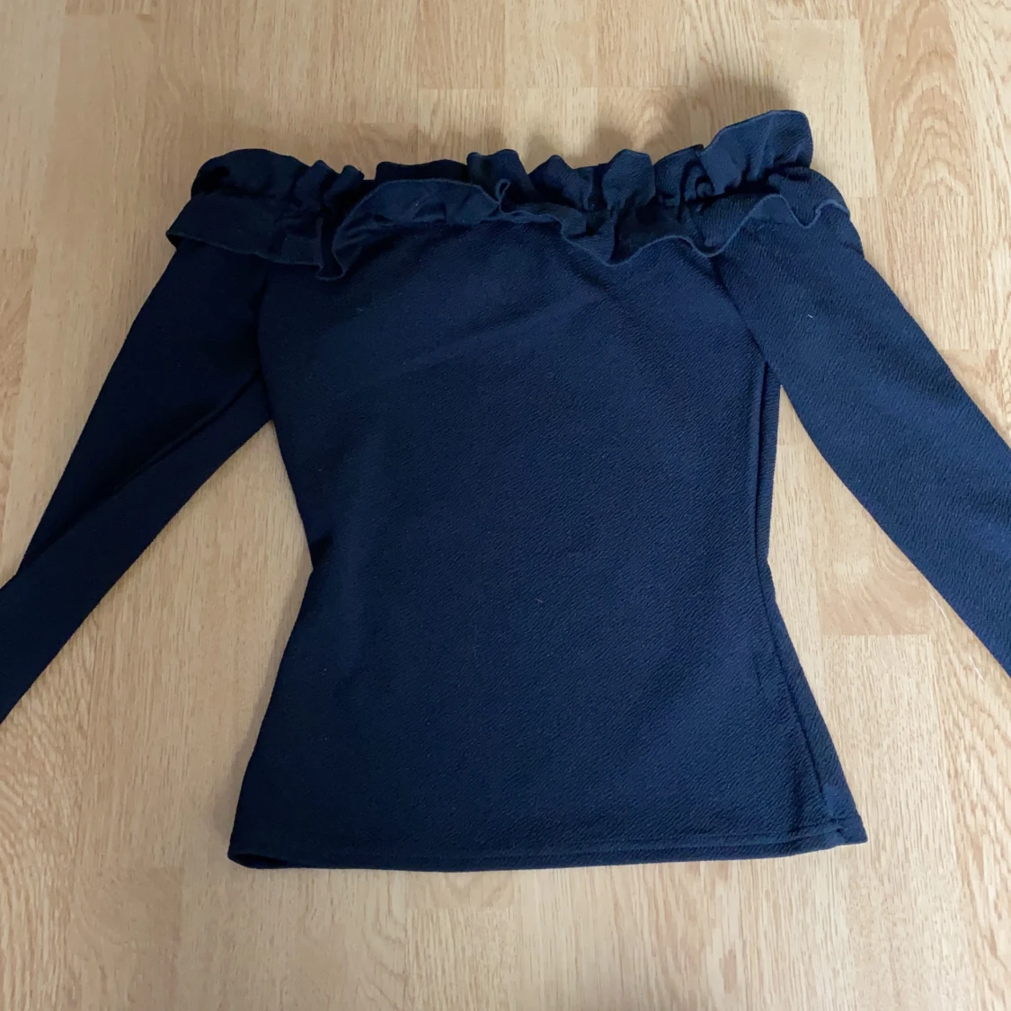 Off Shoulder topp, från Nelly - 90