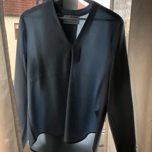 Blus från selected femme - Stl. 38. Använd en gång. Rensning pga flytt