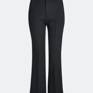 Vilma kostymbyxa SÖKER - SÖKER!! Söker ett par kostymbyxor i modellen Vilma FEÅN bikbok. I storlek 34 och helst inte i använt skick. Priset ska ligga under 200 lappen. Hör gärna av er om ni har dessa!!