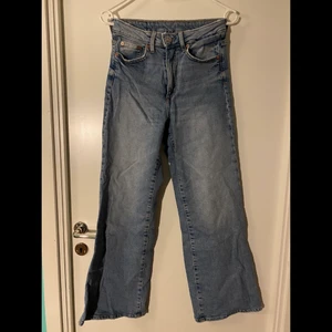 Wide ankle jeans - Vida jeans som inte går ner till fötterna riktigt