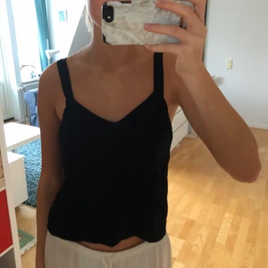 Svart sidenlinne HM - Svart sidenlinne från HM!!