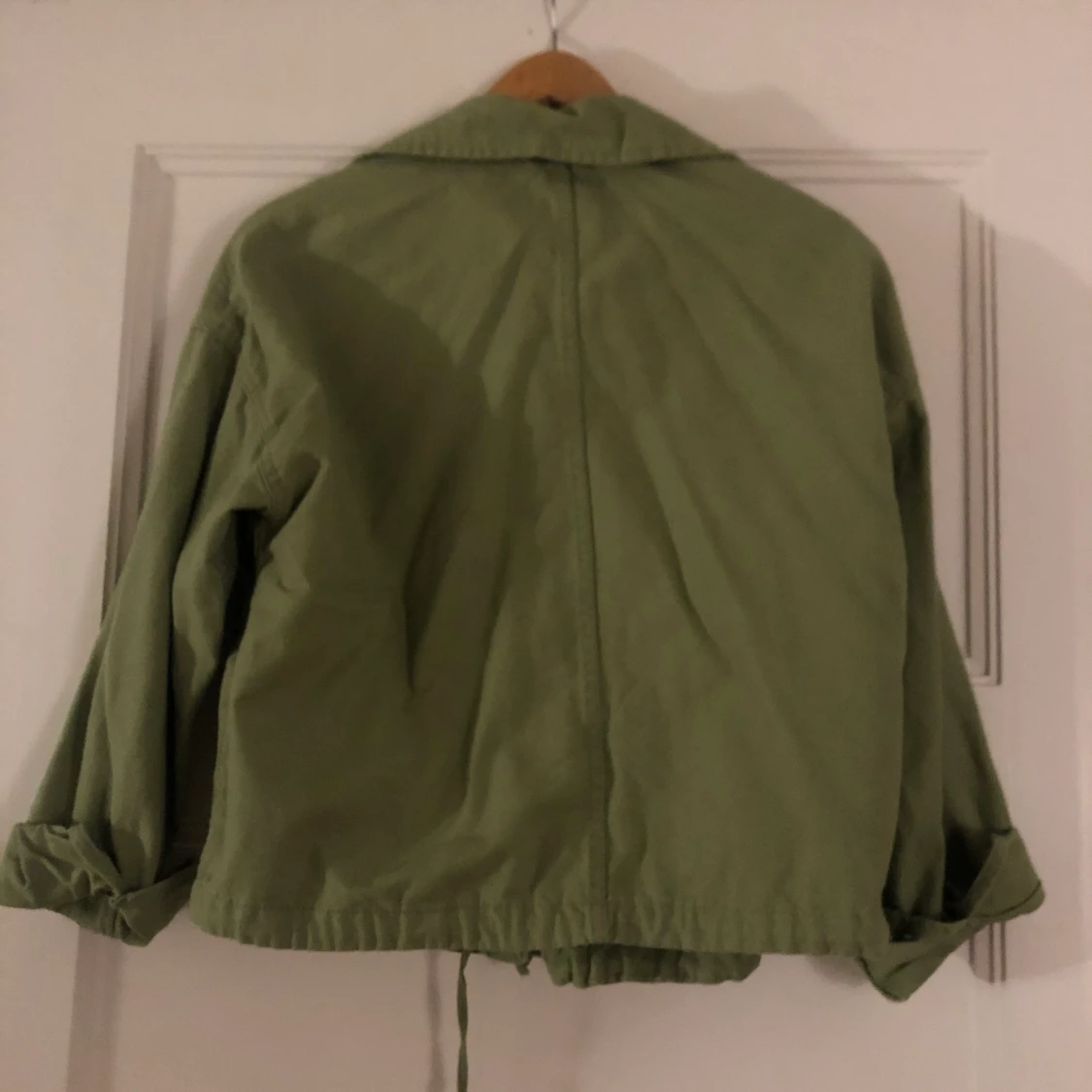 Tun jacka, midjekort Bershka S - 90