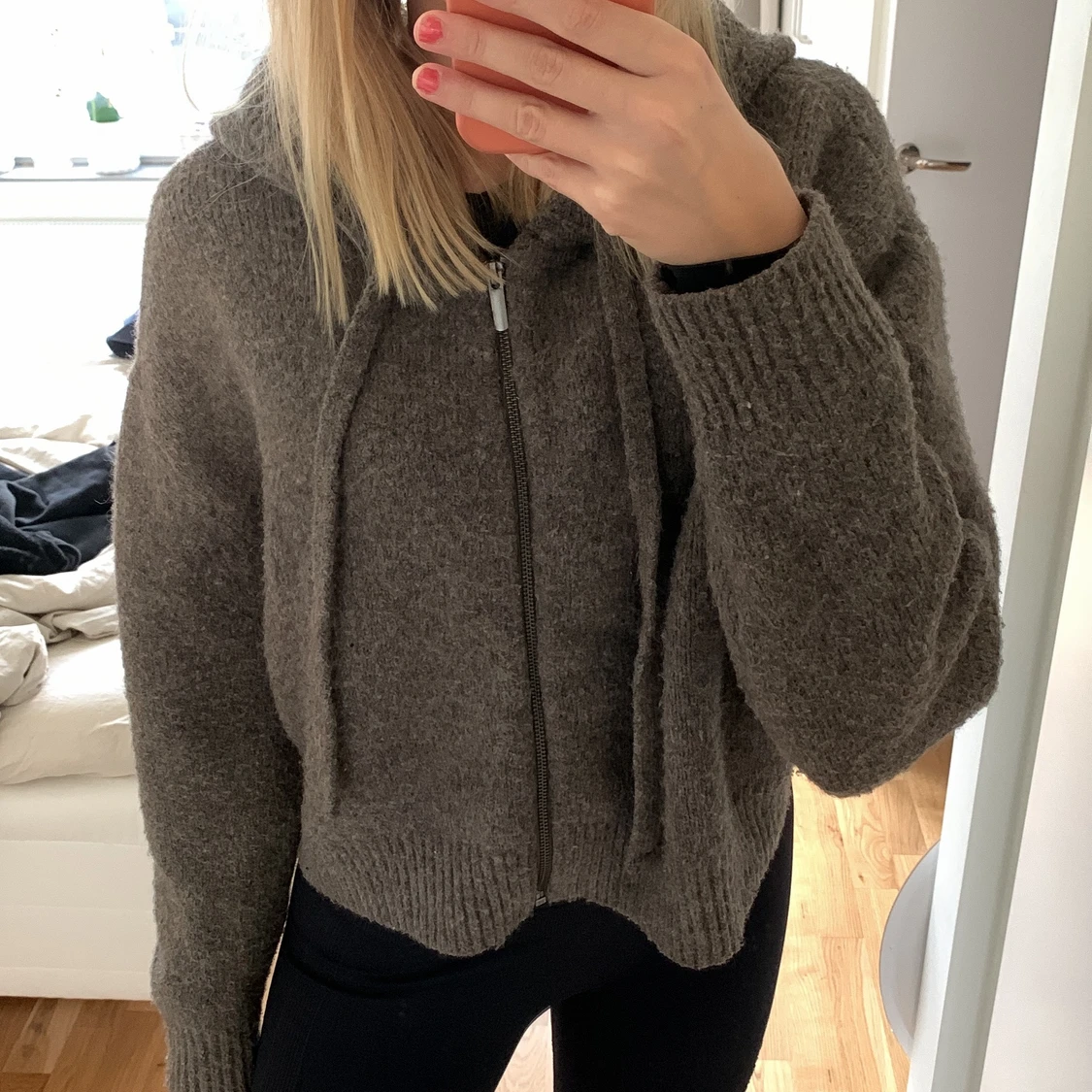 Intressekoll zip hoodie från zara - 90