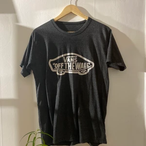 VANS-tisha - T-shirt från Vans! Frakt tillkommer⭐️✨