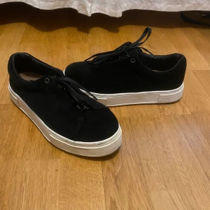 Eytys storlek 38 - Eytys svarta mocka storlek 38. Använda 5 gånger ungefär 