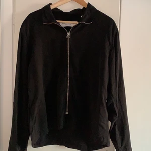 L’homme rouge zipshirt  - Zipshirt  använd fåtal gånger.