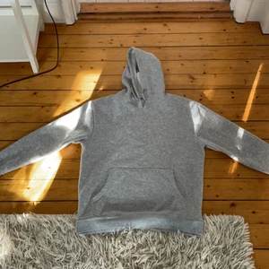 Grå oversized hoodie - Lager 157 stl M