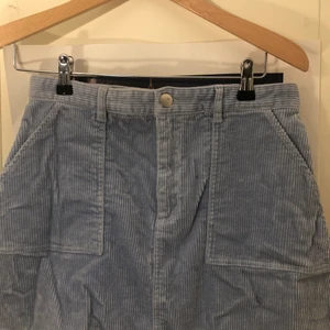 Manchester kjol  - Fin Manchester kjol från monki