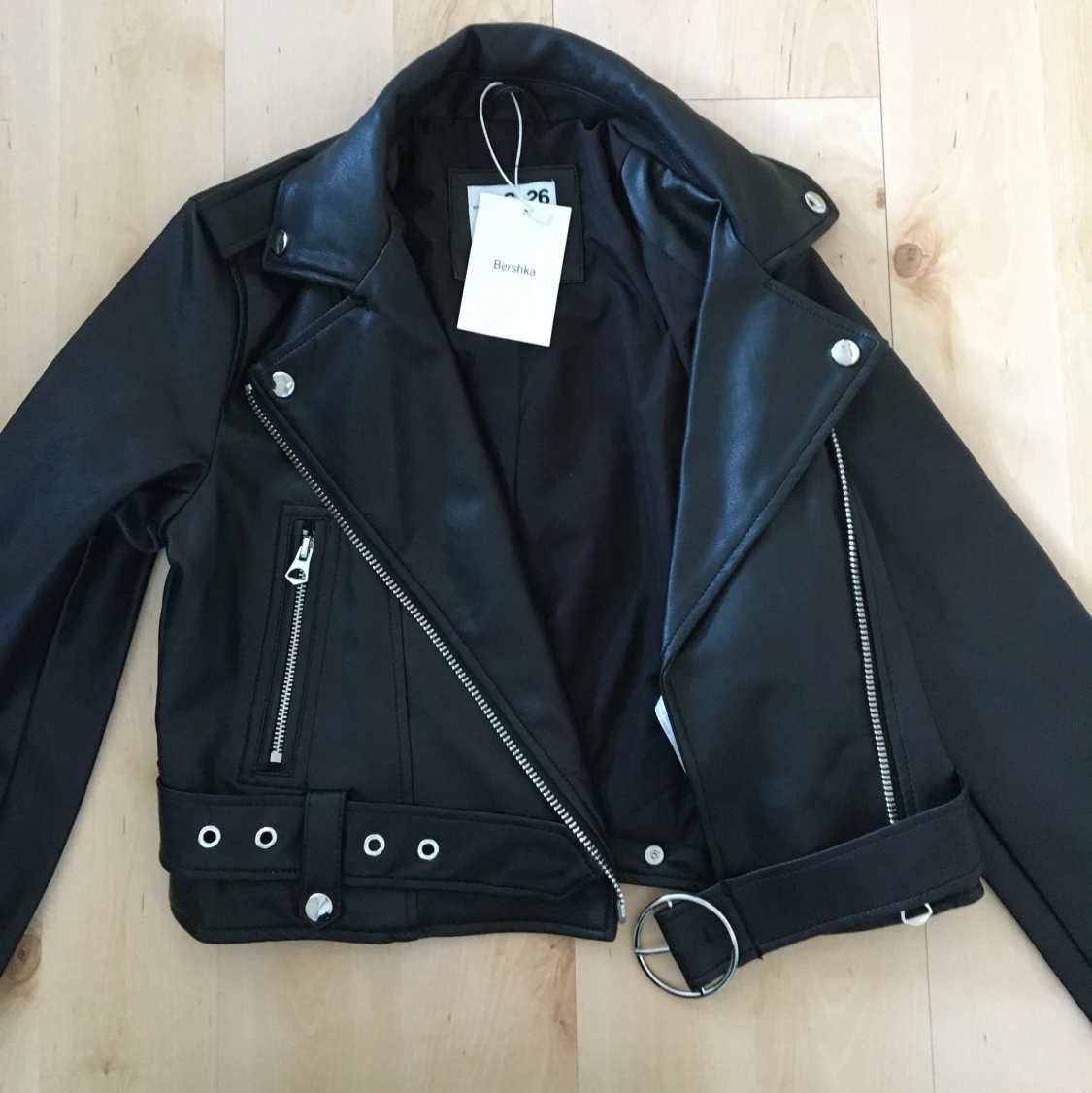 Bershka croppad läderjacka  - 90