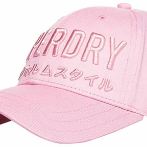 Superdry keps  - Ny superdry keps med satin broderi. Nytt skick och oanvänd. 