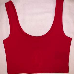 Cropped vest top in soft jersey made from a cotton blend.  CompositionCotton 95%, Elastane 5%