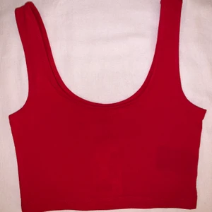 Cropped vest top - Cropped vest top in soft jersey made from a cotton blend.  CompositionCotton 95%, Elastane 5%