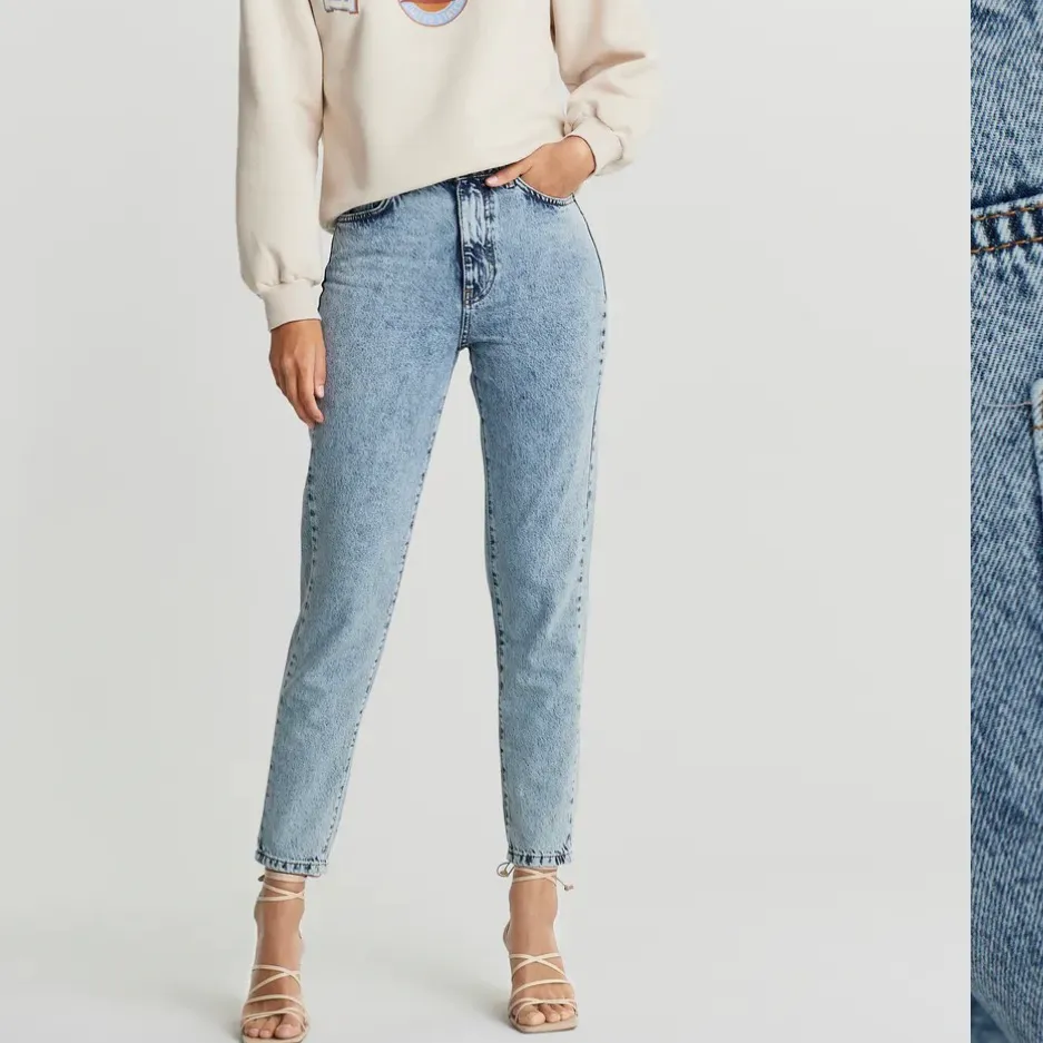 Mom jeans använda en gång, storlek 34 och köppta för 499kr, ginatricot. Jeans & Byxor.