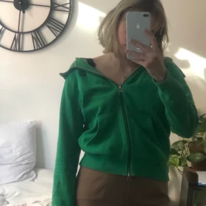 Vintage Nike zip-up hoodie  - Bra skick