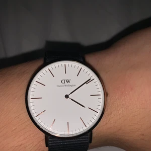 Daniel Wellington  - Daniel Wellington klocka, bra skick. Alla boxar + läderarmband tillkommer. Pm för pris 