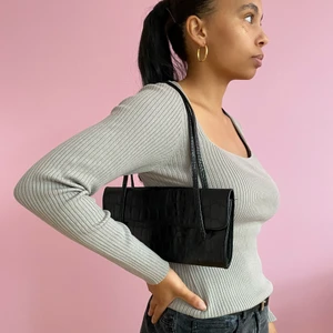 Vintage handbag  - Black 90s handbag in fake leather with crocodile effect 