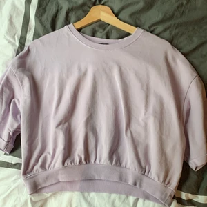 croppad t-shirt - Aldrig använd utan bara testat, kontakta för fler bilder.