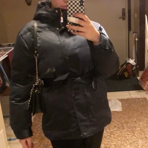 Vinterjacka - Säljer denna sköna vinterjacka ❄️ 