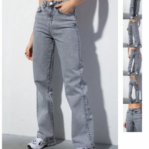 Jeans - Säljer mina helt nya jeans från madlady jag har endast testat dom och kan skicka mer bilder på dom ny pris ligger dom på 549kr(bilder med jeansen på kan skickas)🌸