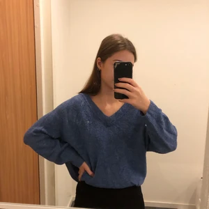 Mysig stickad tröja - Supermysig blå stickad tröja🥰