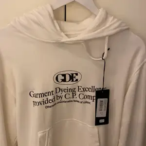 Säljer min C.P Company hoodie. Aldrig använd!! Nypris 2195kr