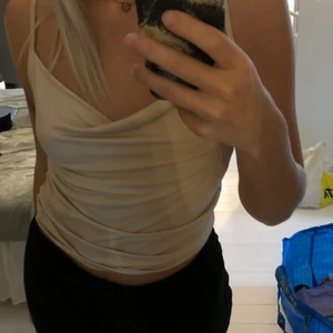 Intressekoll!! - Funderar på att sälja detta superfina beiga linne. Vid bra bud säljer jag☺️