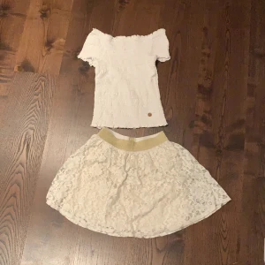 Fint vitt sätt  - Mina kläder har blivit försmå , de är storlek 146-152 