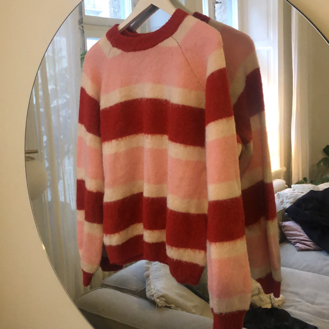 Rosa röd stickad tröja från Pieces